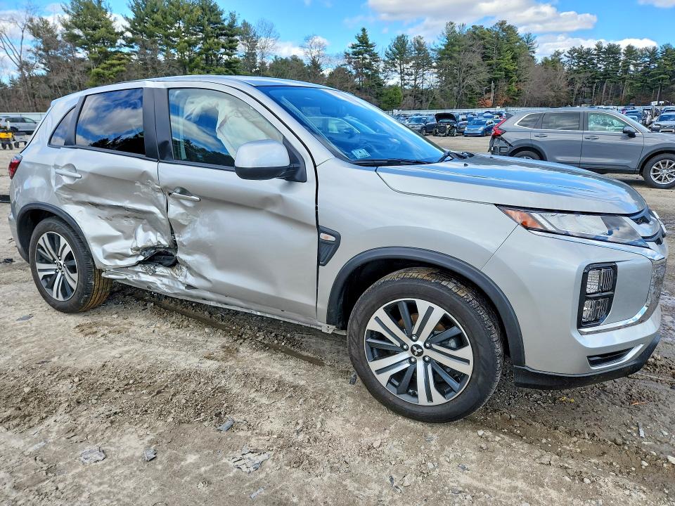 2024 Mitsubishi Outlander VIN JA4ARUAU3RU022139 COPART salvage auction — SIDE, Id - Salvage Certificate Of Title, sold $5,800 on 2026-07-02 (photo 4)
