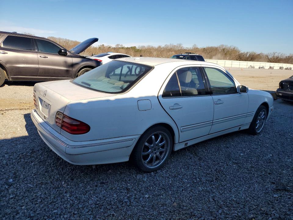 2000 Mercedes-benz E-class VIN WDBJF65J7YB082721 COPART salvage auction — HAIL, NC - UNREGISTERABLE CERT OF TITLE, sold $275 on 2026-07-08 (photo 3)