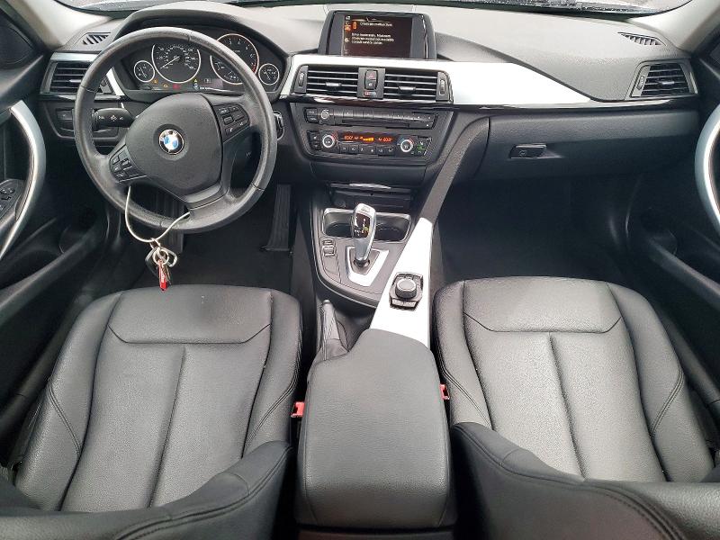 2015 BMW 3er VIN WBA3B1G55FNT63997 COPART salvage auction — NORMAL WEAR, Fl - Certificate Of Title, sold $25 on 2026-07-20 (photo 8)