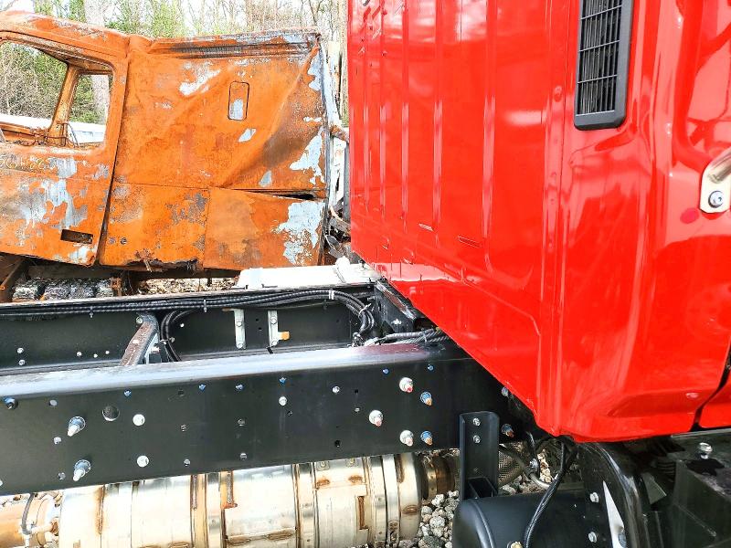 2026 Hino Hino l7 VIN 5PVNV7GMXT5T50011 COPART salvage auction — FRAME DAMAGE, MA - CERT OF TITLE-SALVAGE, sold $1,350 on 2026-07-30 (photo 6)