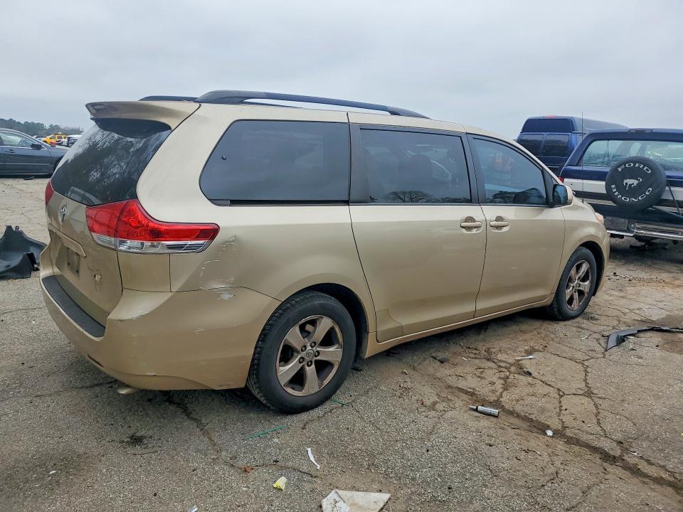 2014 Toyota Sienna VIN 5TDKK3DC7ES408069 COPART salvage auction — NORMAL WEAR, Fl - Cert Of Title Slvg Rebuildable, sold $3,000 on 2026-07-31 (photo 3)