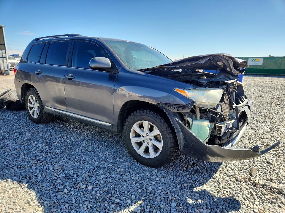 2013 Toyota Highlander VIN 5TDBK3EHXDS193084 COPART salvage auction — FRONT END, Co - Salvage Title, sold $2,300 on 2026-07-16 (photo 4)