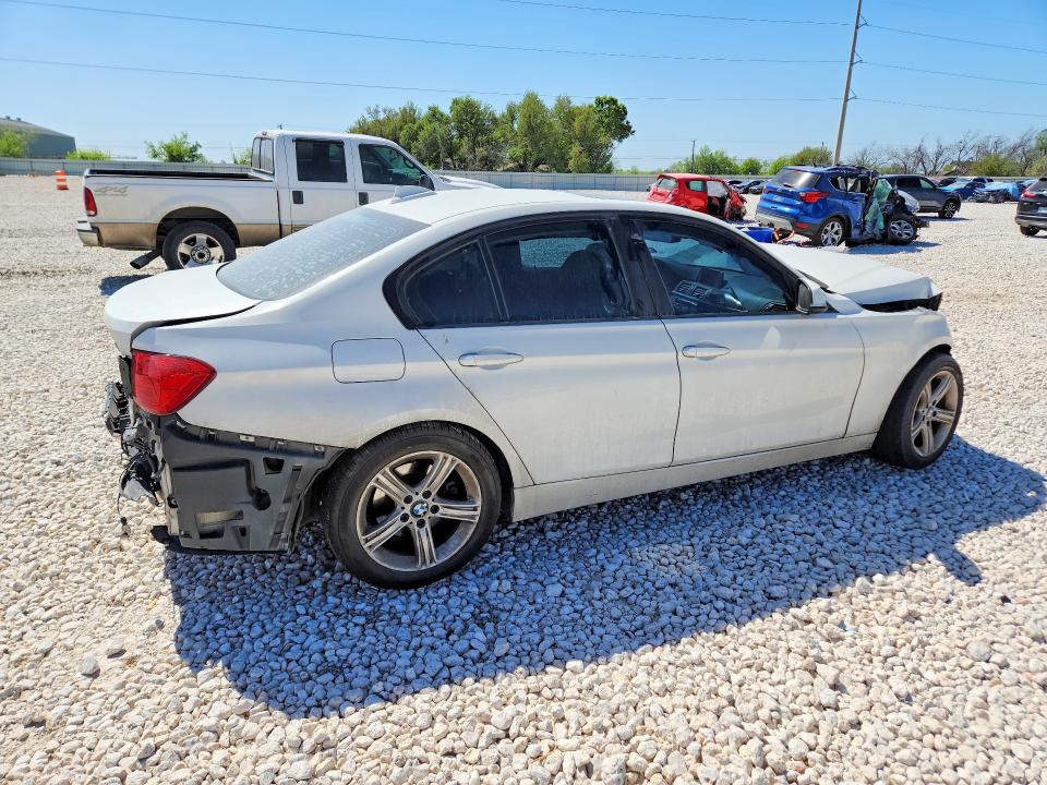 2014 BMW 3er VIN WBA3A5C54EJ464034 COPART salvage auction — FRONT END, Tx - Salvage Vehicle Title, sold $70 on 2026-07-09 (photo 3)