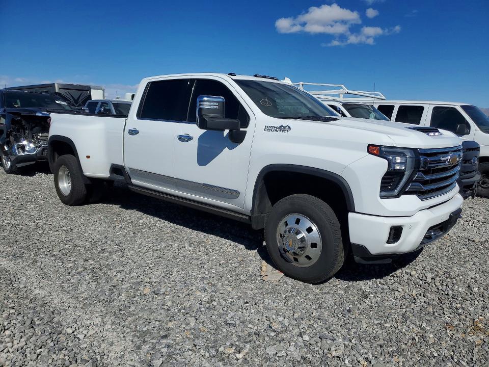 2024 Chevrolet Silverado 3500 VIN 1GC4YVEY7RF199256 COPART salvage auction — MINOR DENT/SCRATCHES, Ca - Certificate Of Title, sold $60,500 on 2026-07-29 (photo 4)