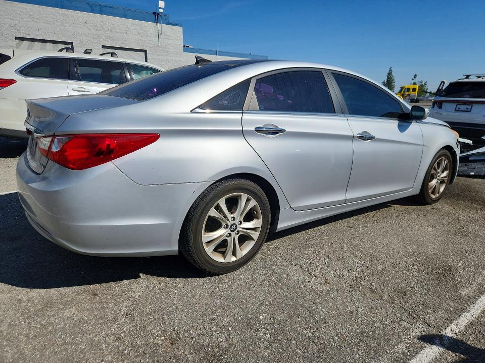 2013 Hyundai Sonata VIN 5NPEC4AC0DH662067 COPART salvage auction — MINOR DENT/SCRATCHES, Ca - Dis/Dlr/Exp Only Clean Title, sold $950 on 2026-07-28 (photo 3)