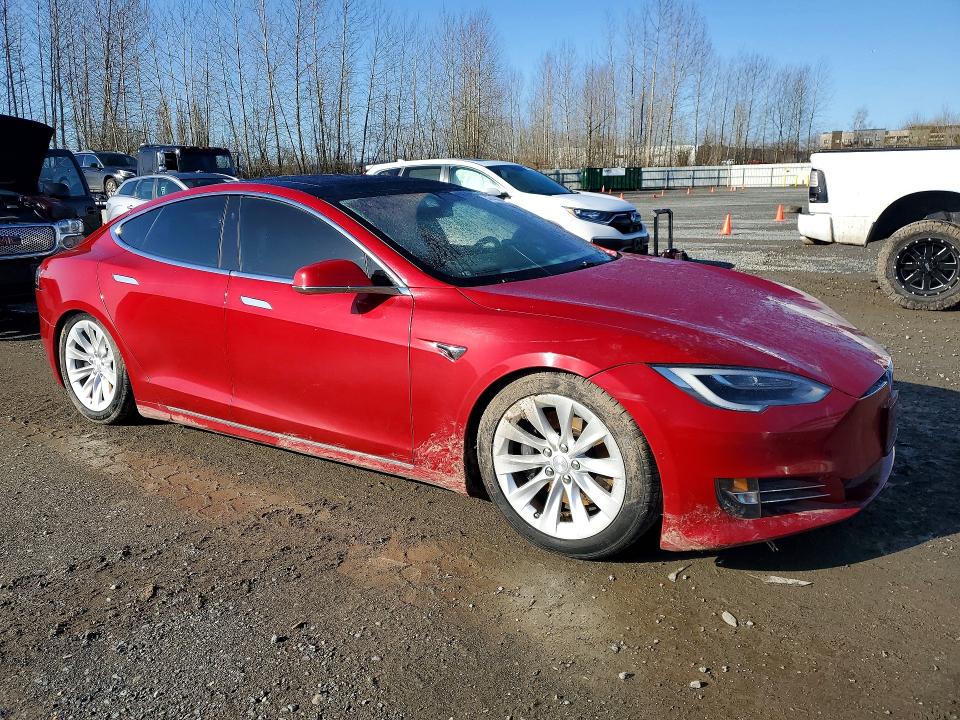 2018 Tesla Model s VIN 5YJSA1E2XJF292393 COPART salvage auction — WATER/FLOOD, WA - BILL OF SALE, sold $2,600 on 2026-07-06 (photo 4)