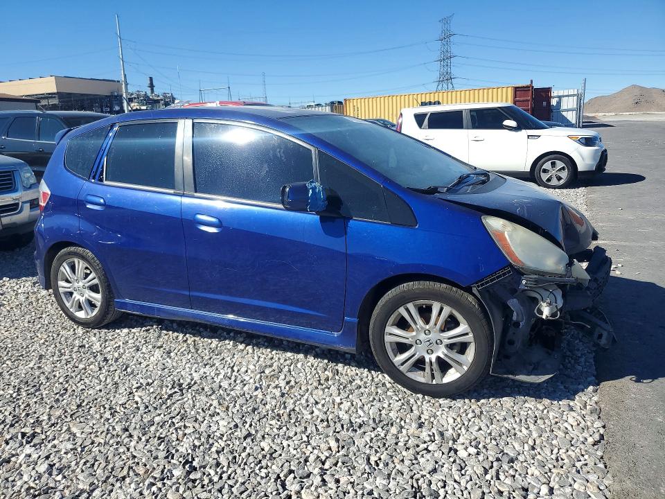 2009 Honda Fit VIN JHMGE876X9S007529 COPART salvage auction — FRONT END, CA - CERTIFICATE OF TITLE, sold $800 on 2026-07-27 (photo 4)