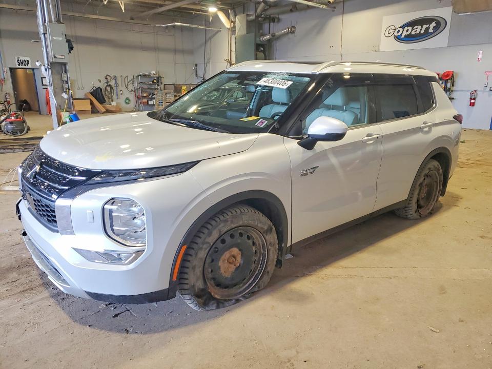2025 Mitsubishi Outlander VIN JA4T5VA95SZ601034 COPART salvage auction — FRONT END, Pe - Salvage Title, sold $21,300 on 2026-07-23 (photo 1)
