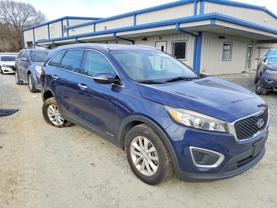2017 Kia Sorento VIN 5XYPGDA56HG322109 COPART salvage auction — REAR END, Nc - Salvage Certificate Of Title, sold $175 on 2026-07-09 (photo 4)