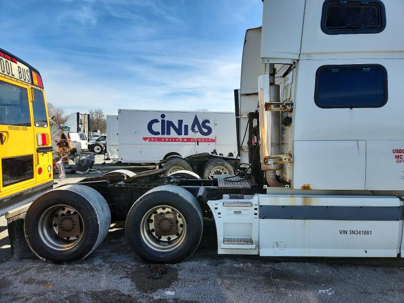 2003 Volvo Vnl VIN 4V4NC9TJX3N341861 COPART salvage auction — MINOR DENT/SCRATCHES, Mo - Certificate Of Title, sold $25 on 2026-07-21 (photo 9)