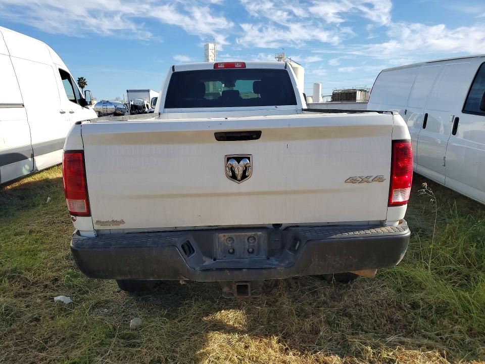 2018 Ram 2500 VIN 3C6UR5HJ7JG317151 COPART salvage auction — NORMAL WEAR, Wy - Dis/Dlr/Exp Only Clean Title (P), sold $5,200 on 2026-07-09 (photo 6)