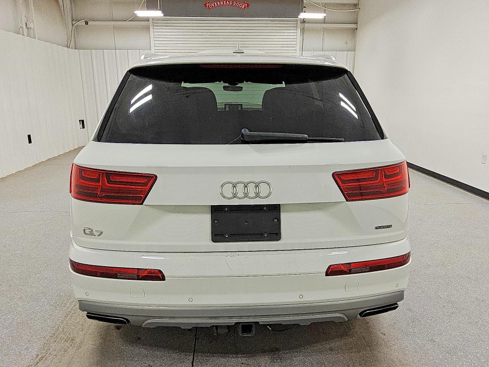 2017 Audi Q7 VIN WA1LHAF70HD044594 COPART salvage auction — MECHANICAL, AZ - CERTIFICATE OF TITLE, sold $1,750 on 2026-07-02 (photo 6)