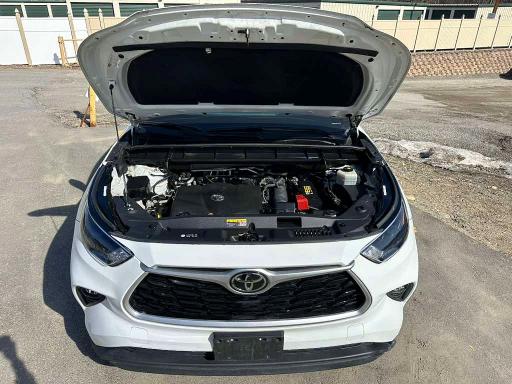 2022 Toyota Highlander VIN 5TDGZRBH8NS583210 COPART salvage auction — FRONT END, Ma - Certificate Of Title, sold $22,100 on 2026-07-15 (photo 5)