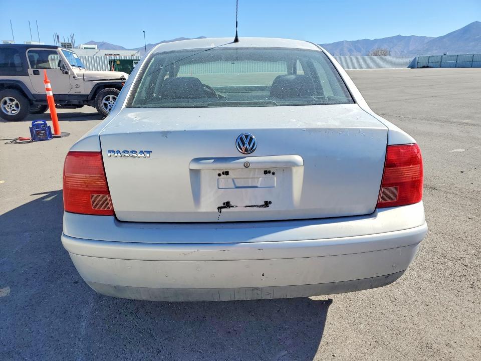 1998 Volkswagen Passat VIN WVWMA63B0WE163032 COPART salvage auction — FRONT END, Ut - Salvage Certificate, sold $150 on 2026-07-17 (photo 6)