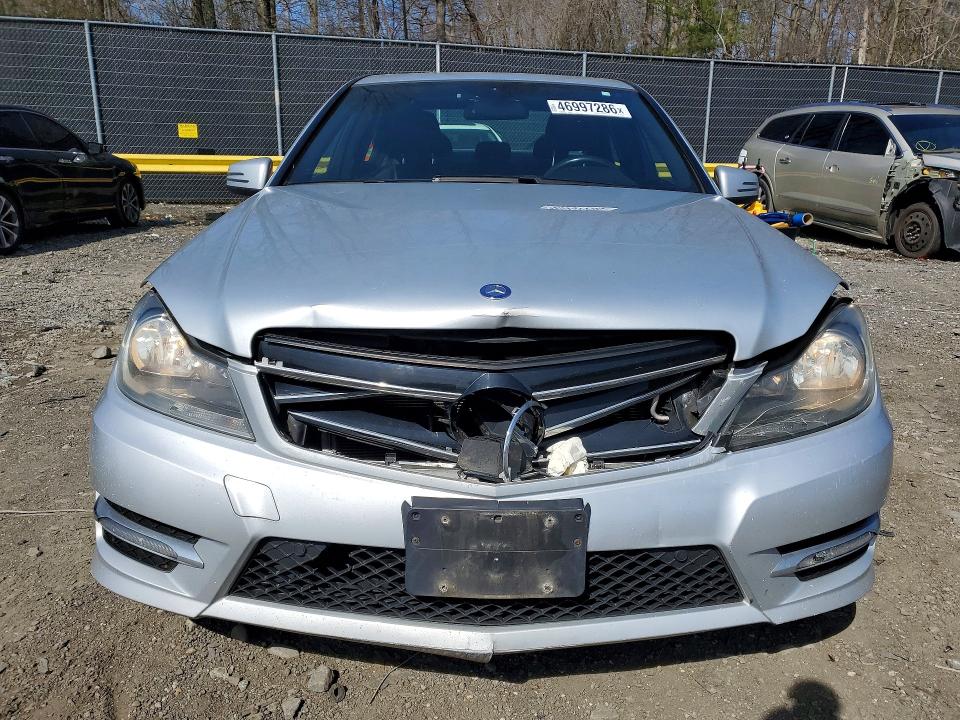 2014 Mercedes-benz C-klasse VIN WDDGF8AB8ER324849 COPART salvage auction — FRONT END, Md - Cert Of Salvage > 75% Damage, sold $275 on 2026-08-11 (photo 5)