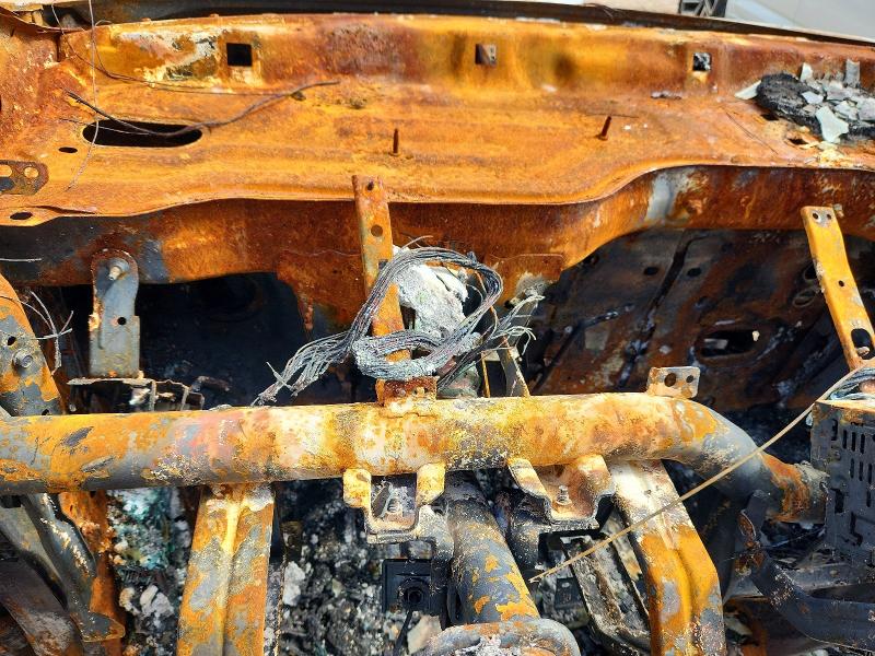 2000 Mazda Mpv VIN JM3LW28G6Y0134443 COPART salvage auction — BURN, Tn - Non-Repairable Certificate, sold $125 on 2026-07-29 (photo 9)
