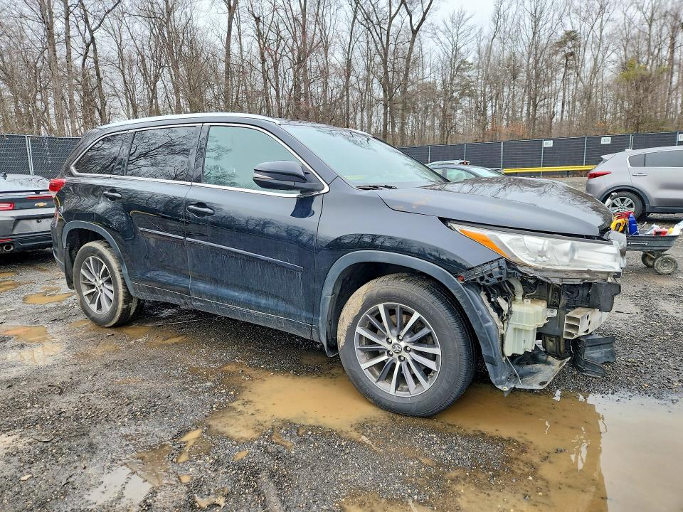 2017 Toyota Highlander VIN 5TDJZRFH2HS511049 COPART salvage auction — FRONT END, Md - Cert Of Salvage > 75% Damage, sold $6,600 on 2026-07-28 (photo 4)