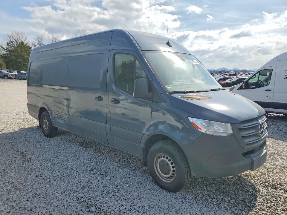 2019 Mercedes-benz Sprinter VIN WD4PF1CD4KP113029 COPART salvage auction — MECHANICAL, Fl - Certificate Of Title (P), sold $10,500 on 2026-07-09 (photo 4)