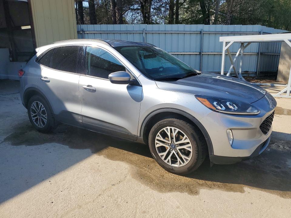 2021 Ford Escape VIN 1FMCU9H62MUB20262 COPART salvage auction — MINOR DENT/SCRATCHES, NC - DEALER ONLY CLEAN TITLE, sold $3,750 on 2026-07-07 (photo 4)