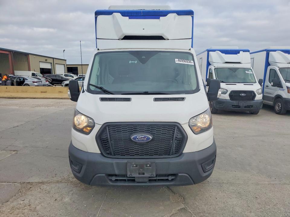 2022 Ford Transit VIN 1FDBW5Z80NKA01721 COPART salvage auction — NORMAL WEAR, Tx - Certificate Of Title, sold $17,000 on 2026-07-30 (photo 5)