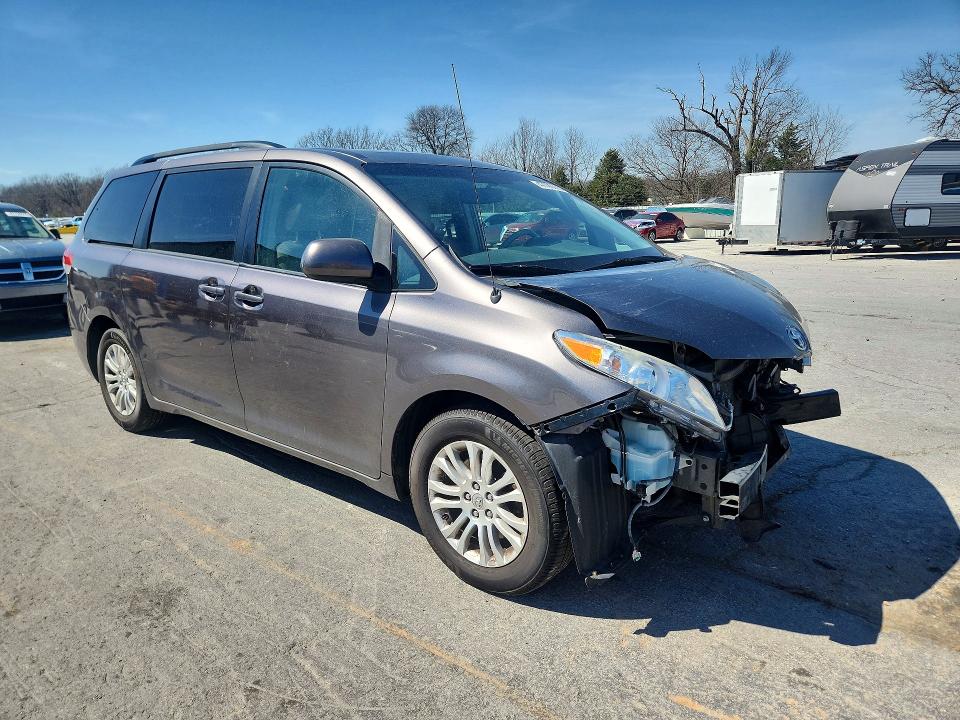 2014 Toyota Sienna VIN 5TDYK3DC0ES427623 COPART salvage auction — FRONT END, Il - Salvage Certificate, sold $2,450 on 2026-07-29 (photo 4)