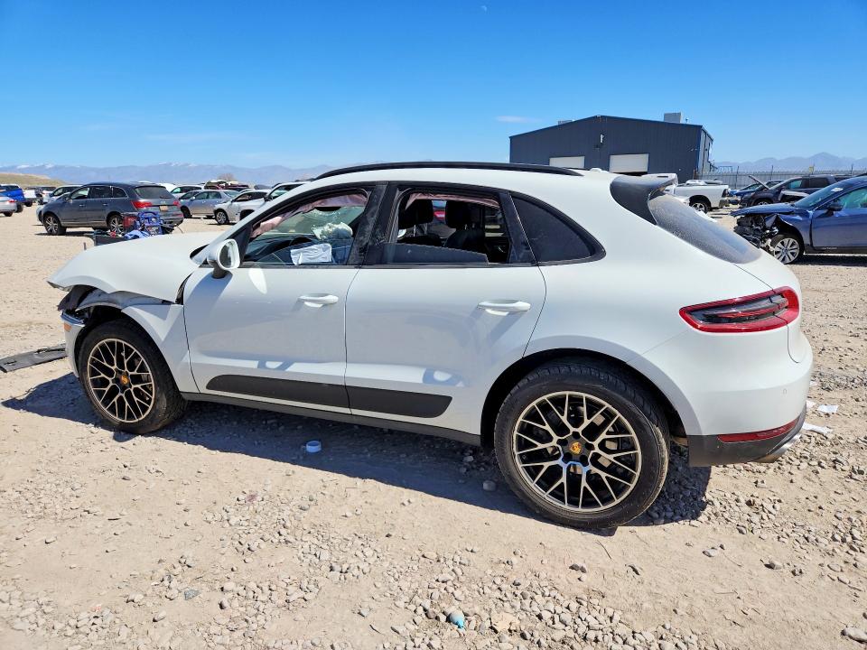2017 Porsche Macan VIN WP1AB2A55HLB18204 COPART salvage auction — FRONT END, Salvage Title, sold $5,900 on 2026-09-25 (photo 2)