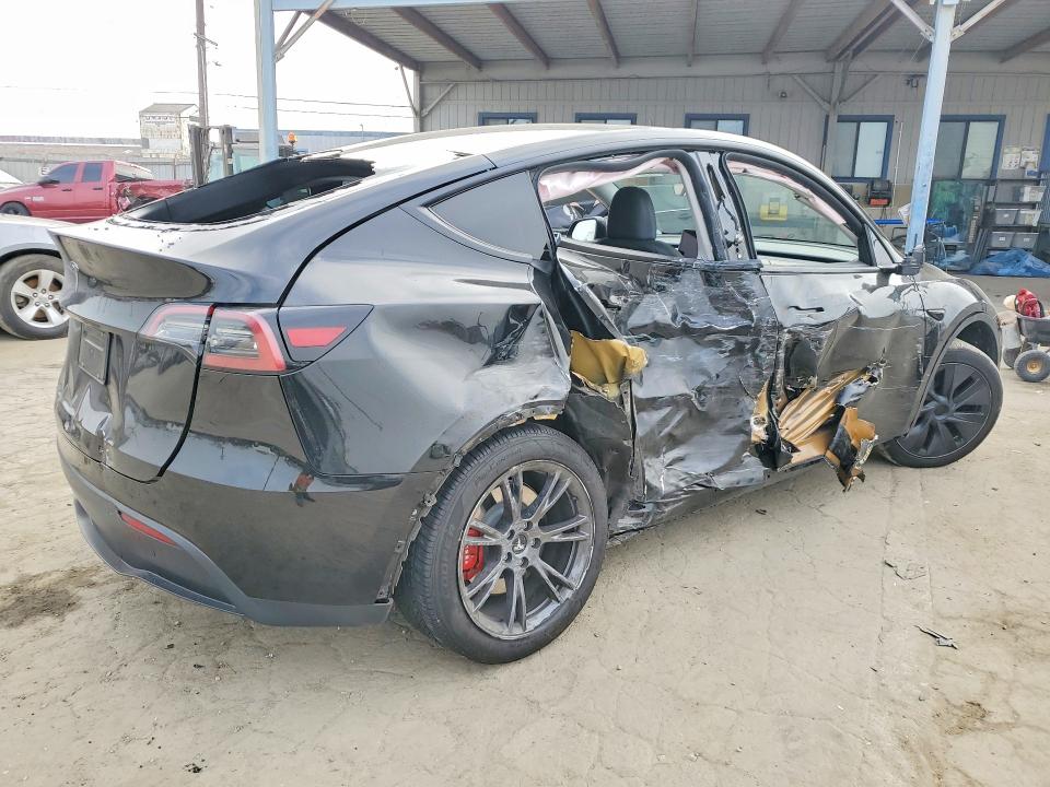 2024 Tesla VIN 7SAYGDED2RF158939 COPART salvage auction — SIDE, CA, sold $6,600 on 2026-07-23 (photo 3)