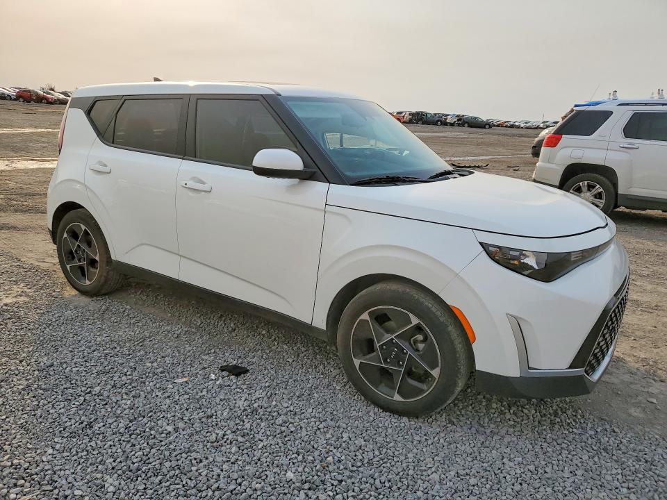 2023 Kia Soul VIN KNDJ33AU2P7881817 COPART salvage auction — SIDE, Id - Salvage Certificate Of Title, sold $2,400 on 2026-07-23 (photo 4)