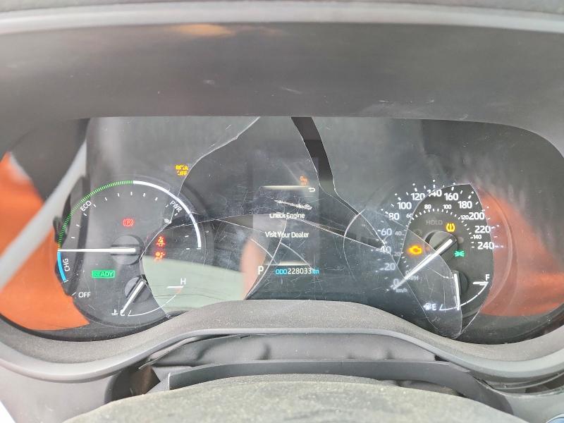 2021 Toyota Sienna VIN 5TDGRKEC9MS007969 COPART salvage auction — VANDALISM, Salvage Title, sold $3,500 on 2026-07-30 (photo 9)