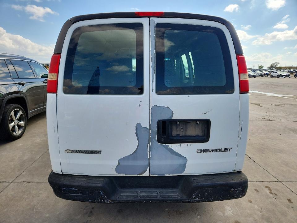 2004 Chevrolet Express 1500 VIN 1GCFG15X441114052 COPART salvage auction — FRONT END, Tx - Salvage Vehicle Title, sold $500 on 2026-07-08 (photo 6)