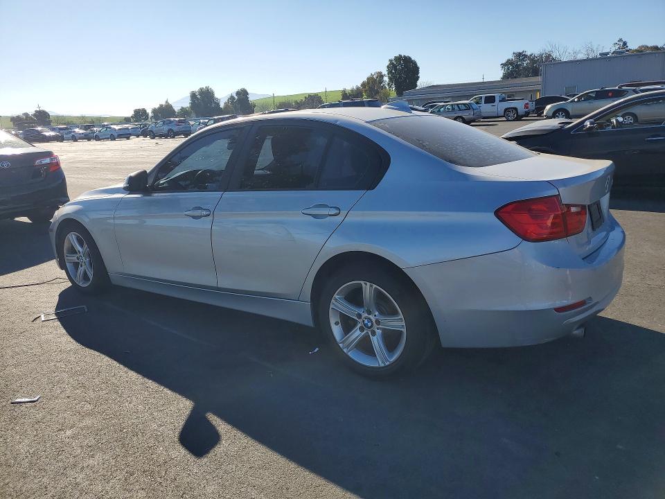 2015 BMW 3er VIN WBA3B1G59FNT64621 COPART salvage auction — SIDE, Ca - Salvage Certificate, sold $925 on 2026-08-19 (photo 2)