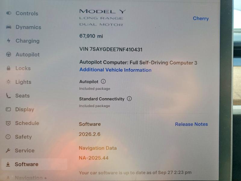 2022 Tesla Model y VIN 7SAYGDEE7NF410431 COPART salvage auction — SIDE, Salvage Title, sold $10,200 on 2026-07-28 (photo 9)