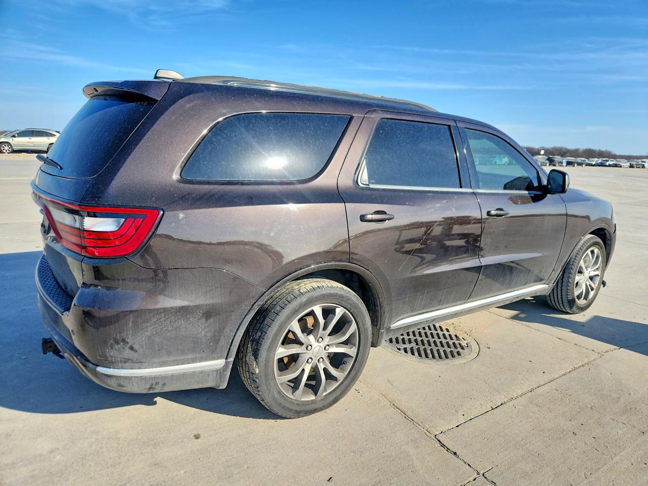 2017 Dodge Durango VIN 1C4RDHAGXHC833398 COPART salvage auction — Side, TX - SALVAGE VEHICLE TITLE, sold $1,600 on 2026-06-25 (photo 3)
