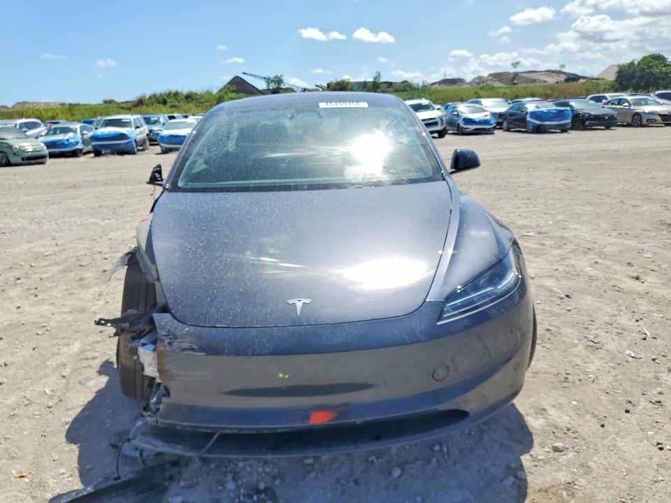 2025 Tesla Model 3 VIN 5YJ3E1EA2SF031342 COPART salvage auction — SIDE, Salvage Title, sold $10,900 on 2026-07-30 (photo 5)