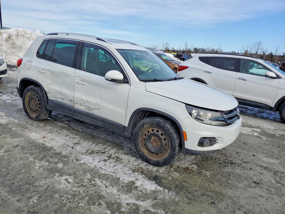 2017 Volkswagen Tiguan VIN WVGMV7AX7HK033838 COPART salvage auction — SIDE, Ns - Cert Of Registration, sold $2,800 on 2026-07-09 (photo 4)