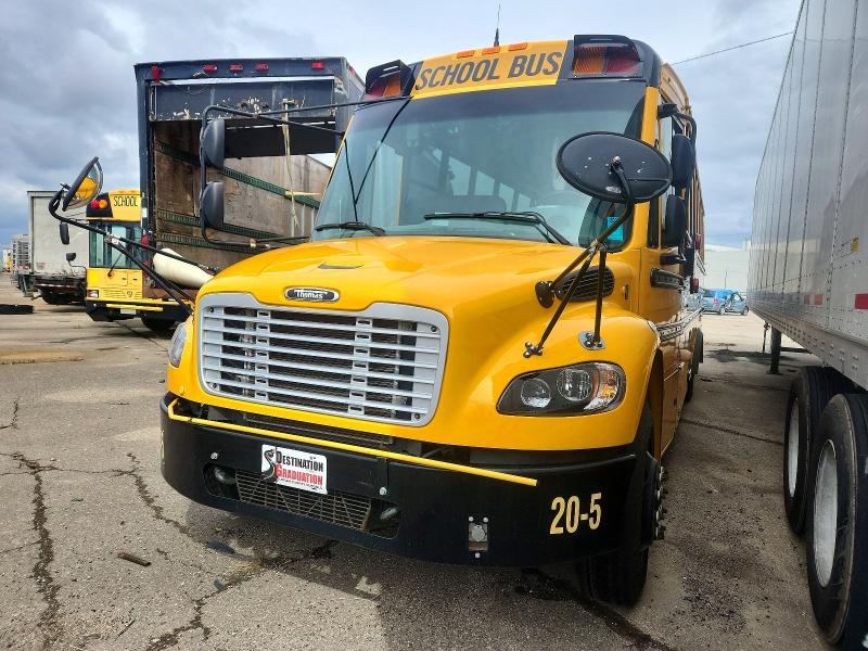 2021 Freightliner Chassis VIN 4UZABRFB5MCMD6124 COPART salvage auction — REAR END, OH - CERT OF TITLE-SALVAGE, sold $7,700 on 2026-08-26 (photo 2)