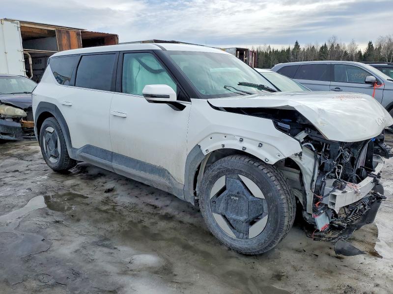 2025 Kia Ev9 VIN KNDAB5S17S6058012 COPART salvage auction — FRONT END, QC - GRAVEMENT ACCIDENTE, sold $10,800 on 2026-07-28 (photo 4)
