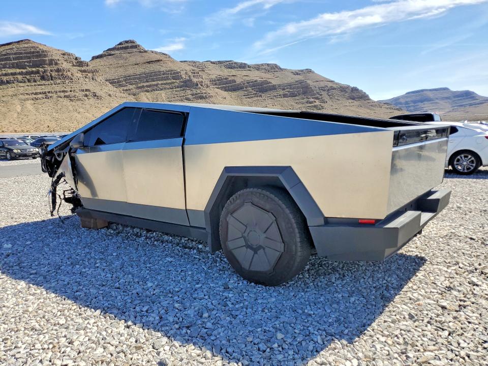 2025 Tesla Cybertruck VIN 7G2CEGEC9SA077409 COPART salvage auction — Front End, NV - SALVAGE TITLE, sold $18,400 on 2026-05-04 (photo 2)