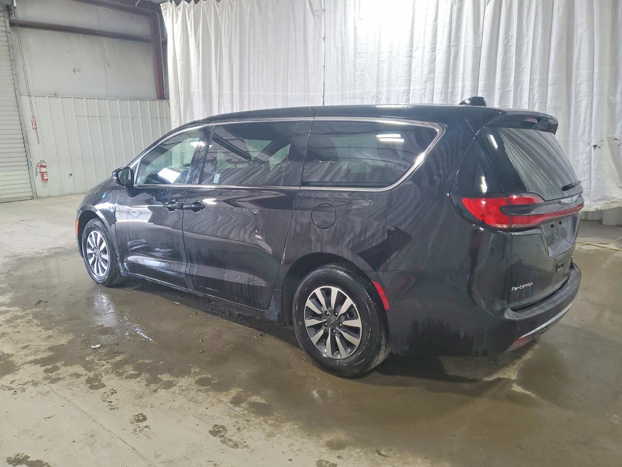2025 Chrysler Pacifica VIN 2C4RC1S73SR591142 COPART salvage auction — Front End, FL - CERT OF TITLE SLVG REBUILDABLE, sold $9,700 on 2026-09-28 (photo 2)