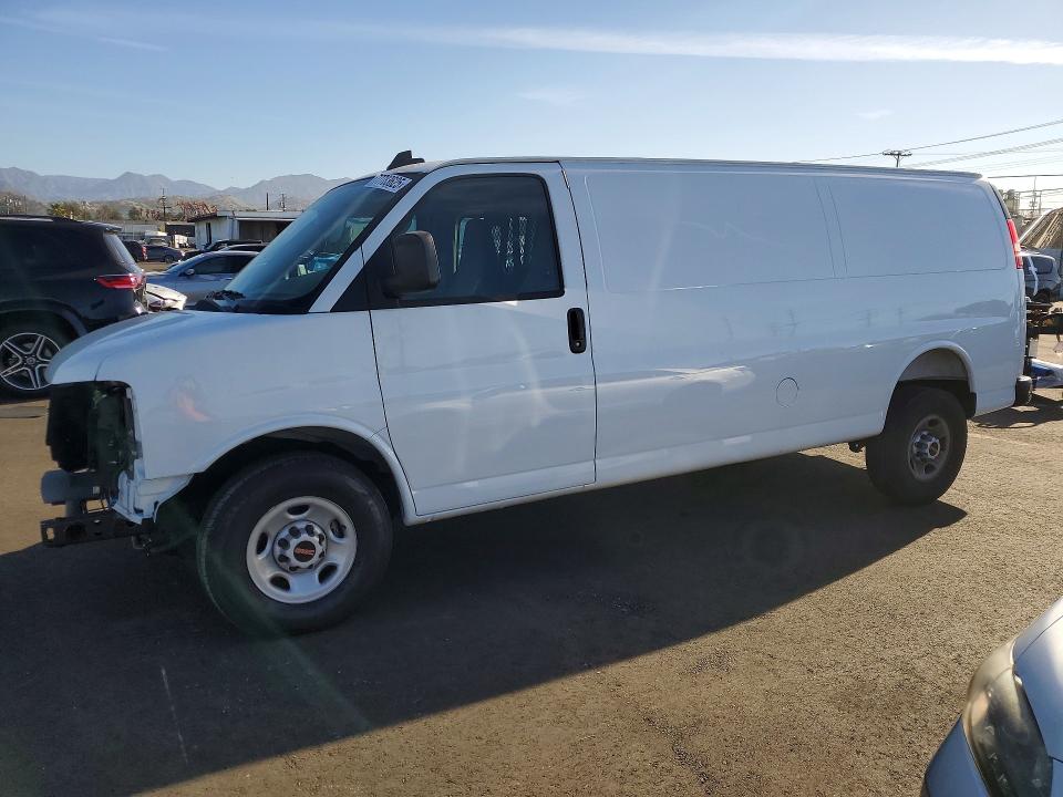 2025 Gmc VIN 1GTZ7HFP2S1223272 COPART salvage auction — FRONT END, Ca - Salvage Certificate, sold $15,700 on 2026-07-30 (photo 1)