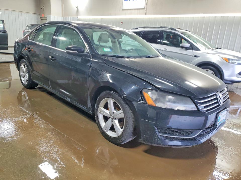 2013 Volkswagen Passat VIN 1VWBP7A35DC123381 COPART salvage auction — SIDE, IL, sold $525 on 2026-09-03 (photo 4)