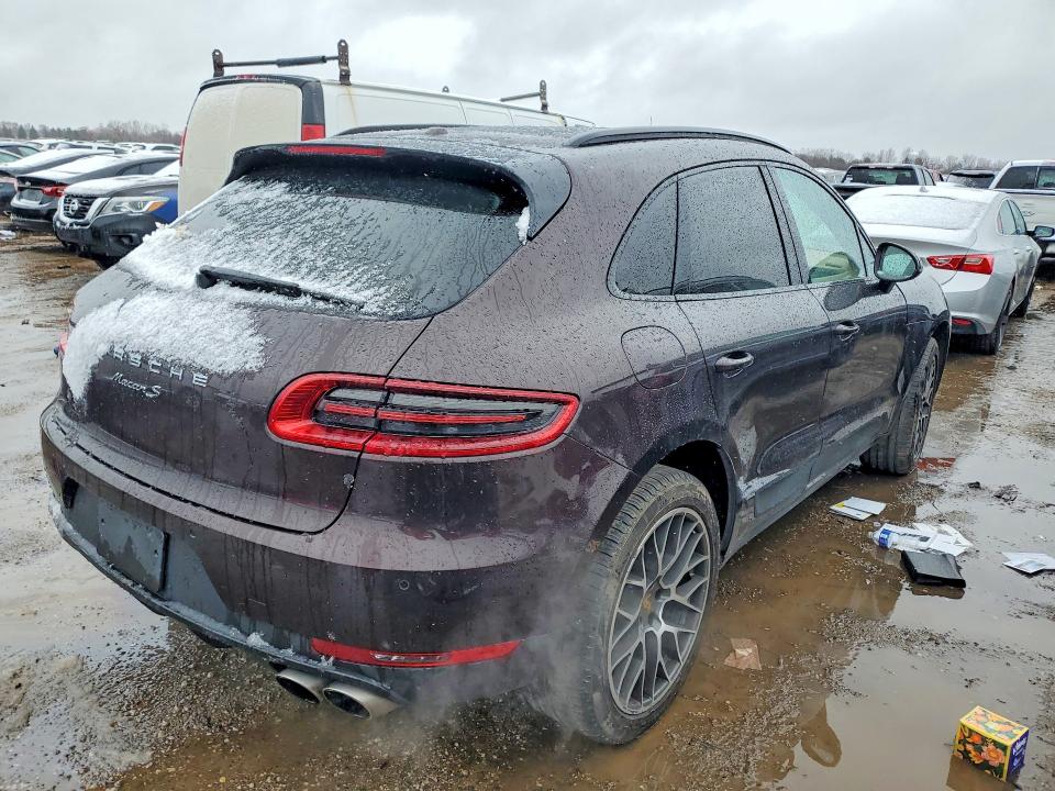 2016 Porsche Macan VIN WP1AB2A52GLB56391 COPART salvage auction — NORMAL WEAR, Salvage Title, sold $6,200 on 2026-07-30 (photo 3)