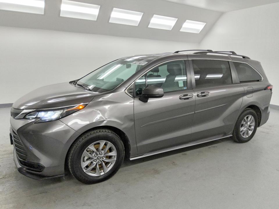 2022 Toyota Sienna VIN 5TDBRKEC9NS087737 COPART salvage auction — NORMAL WEAR, CA - CERTIFICATE OF TITLE, sold $8,300 on 2026-07-23 (photo 1)