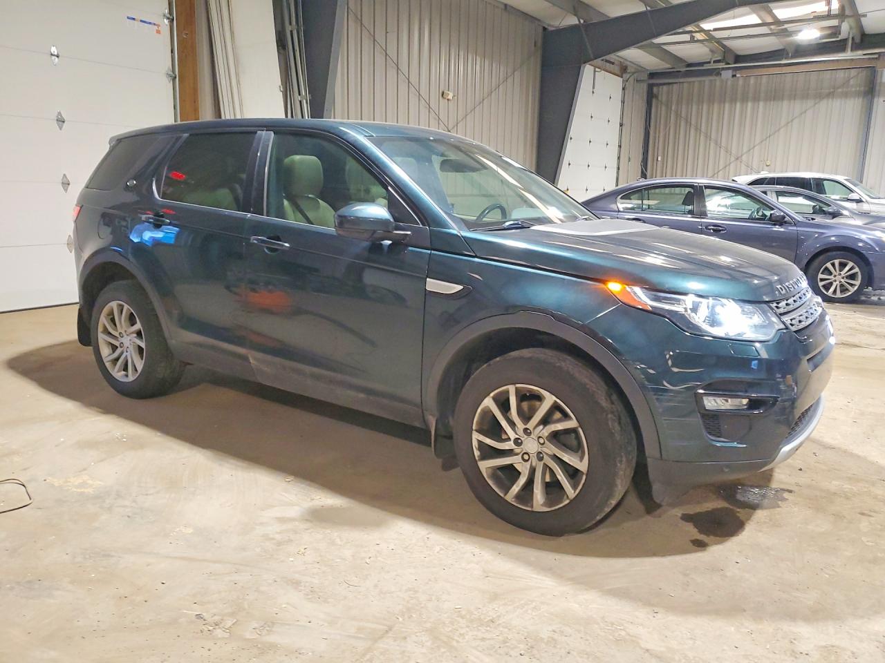 2016 Land Rover Discovery Sport VIN SALCR2BG2GH552886 COPART salvage auction — Minor Dent/Scratches, PA - CERT OF TITLE, sold $2,000 on 2026-04-08 (photo 4)
