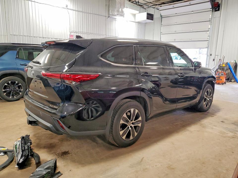 2021 Toyota Highlander VIN 5TDHZRBH1MS540783 COPART salvage auction — MECHANICAL, ID - SALVAGE CERTIFICATE OF TITLE, sold $4,600 on 2026-07-28 (photo 3)