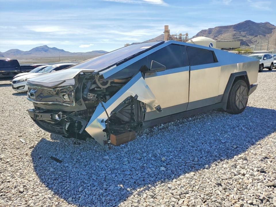 2025 Tesla Cybertruck VIN 7G2CEGEC9SA077409 COPART salvage auction — Front End, NV - SALVAGE TITLE, sold $18,400 on 2026-05-04 (photo 1)