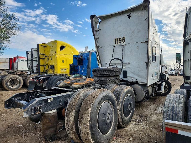 2024 Kenworth T680 VIN 1XKYD49XXRJ363853 COPART salvage auction — FRONT END, TX - SALVAGE VEHICLE TITLE, sold $6,700 on 2026-07-30 (photo 4)