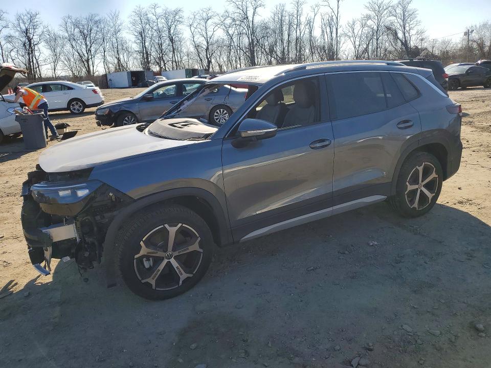 2025 Volkswagen Tiguan VIN 3VVMR7RM2SM012044 — COPART salvage auction photo