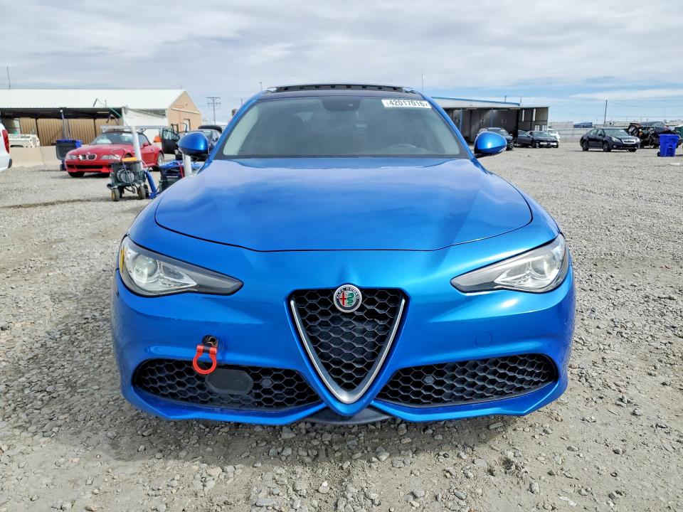 2018 Alfa romeo Giulia VIN ZARFAEEN9J7589847 COPART salvage auction — REAR END, Salvage Title, sold $8,500 on 2026-08-13 (photo 5)