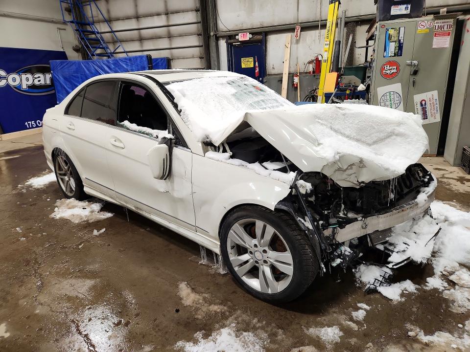 2012 Mercedes-benz C-klasse VIN WDDGF8BBXCA676552 COPART salvage auction — FRONT END, Salvage Title, sold $975 on 2026-08-04 (photo 4)